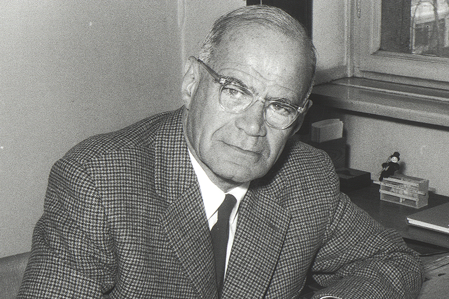 Curt Bondy in his study room